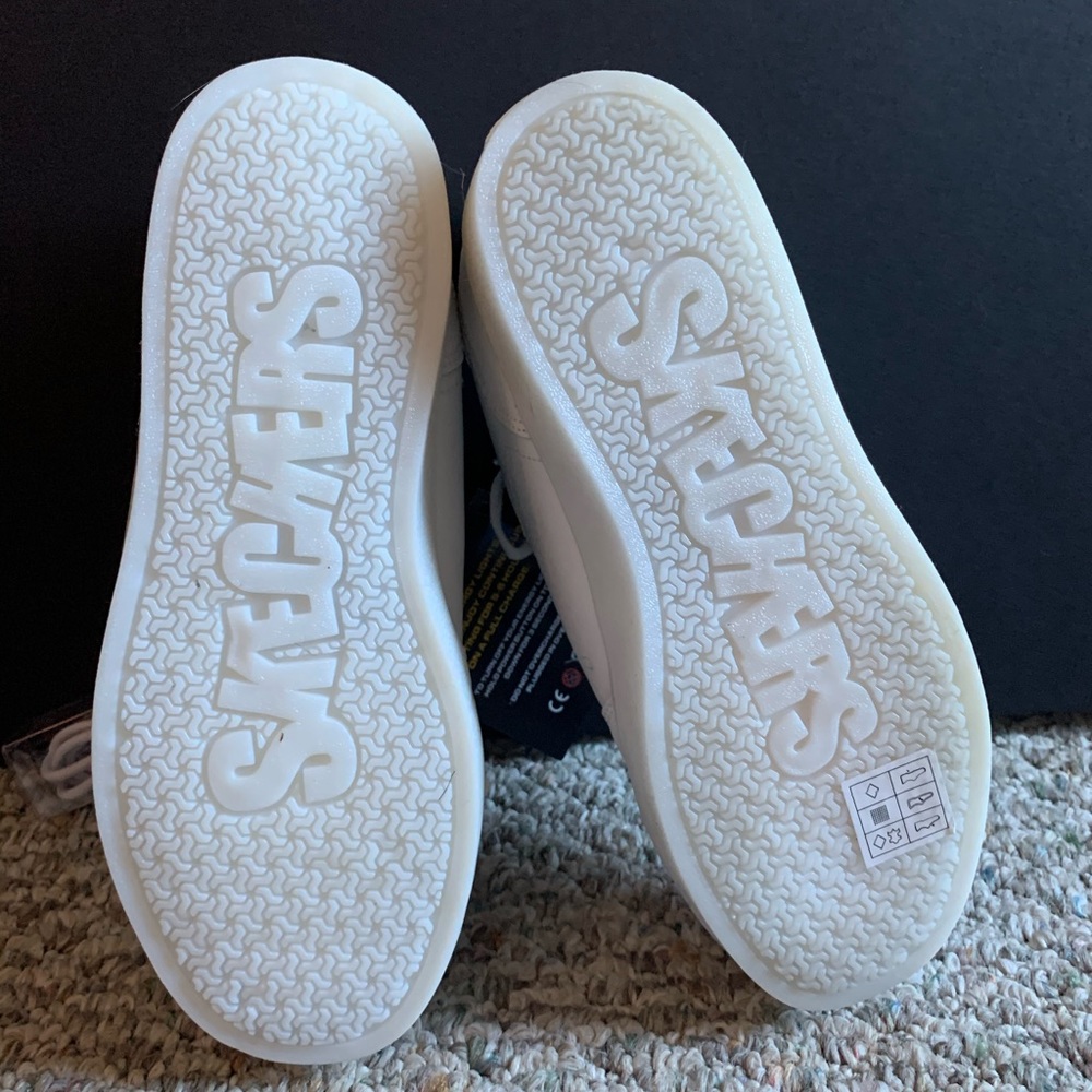 Skechers light up leather sneakers (unisex) - Picture 5 of 8